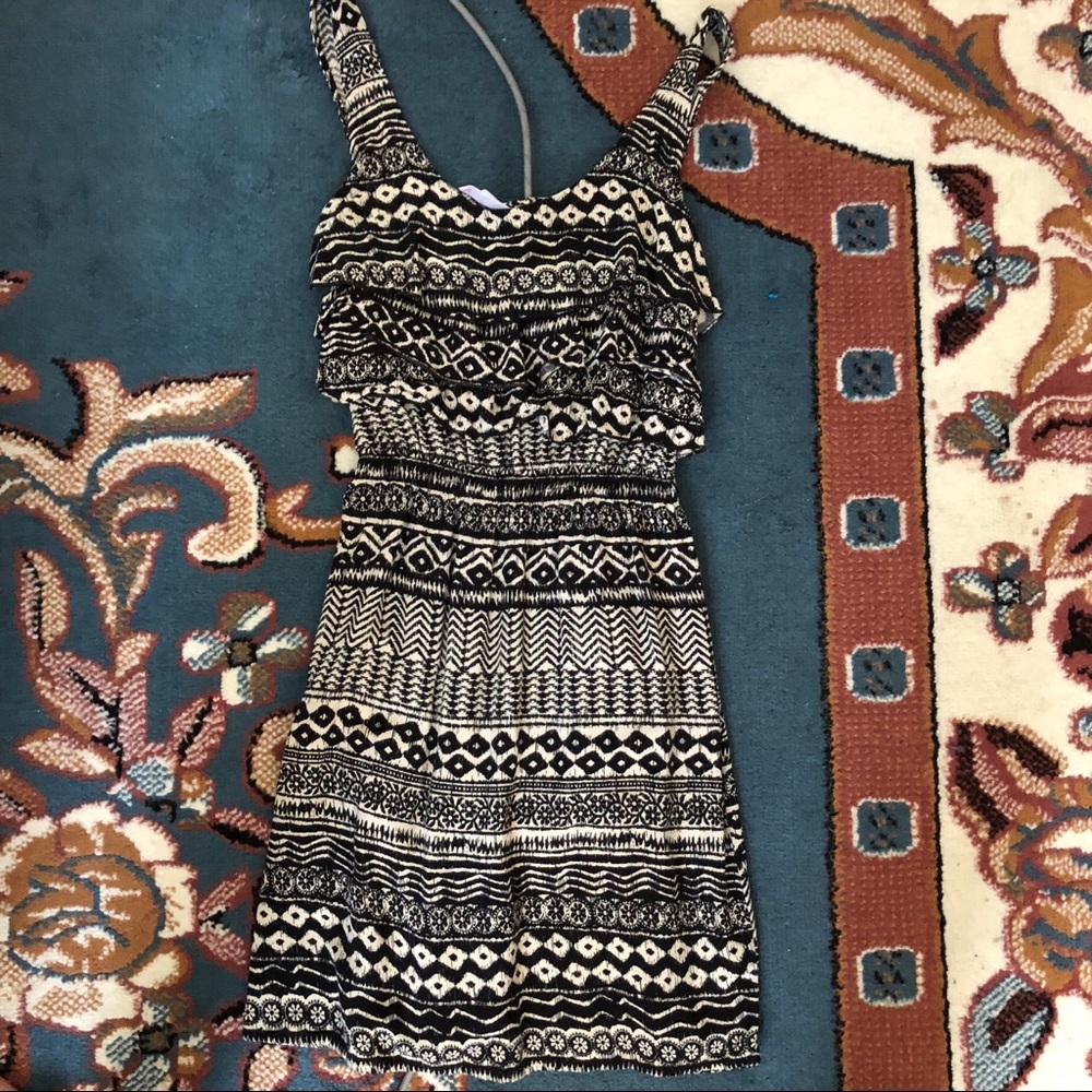 Aztec Ruffle Front Dress - Picture 4 of 8